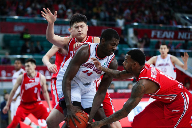 西汉姆冲刺阶段绝杀压哨，志在CBA季后赛名次提升，悬念犹存，轮换策略成焦点(nba压哨绝杀)