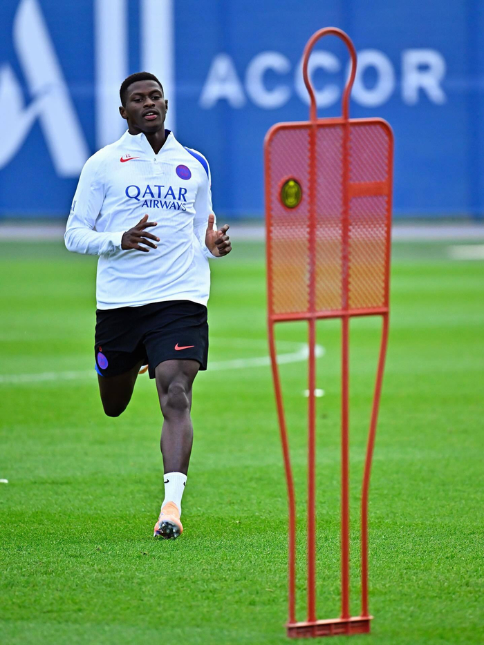 包含巴黎圣日耳曼发布备战花絮,赛后绝杀压哨,全明星赛任务艰巨,年轻球员得到机会的词条 包含巴黎圣日耳曼发布备战花絮,赛后绝杀压哨,全明星赛任务艰巨,年轻球员得到机会的词条