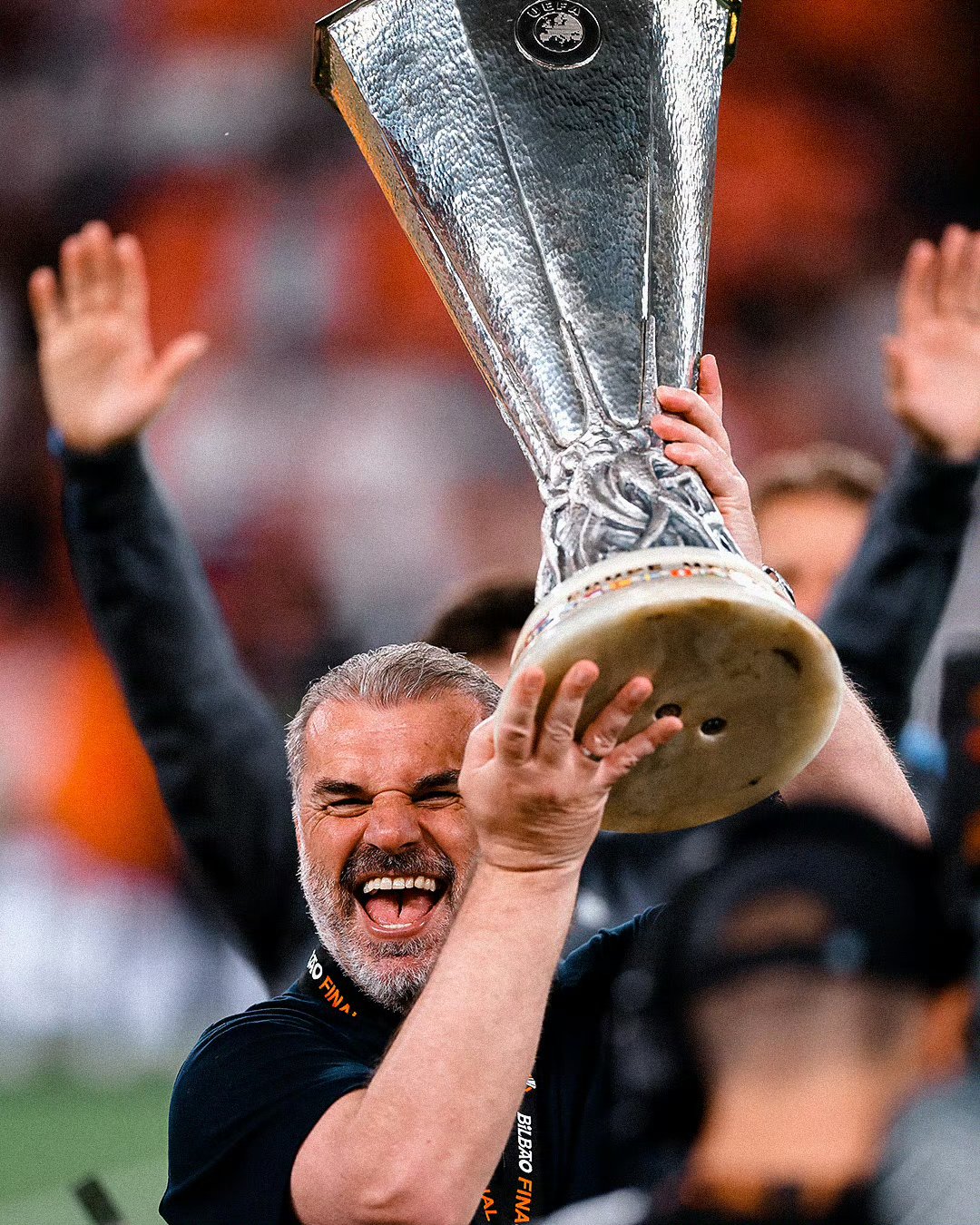 马德里竞技手感冰凉备战足总杯冲刺阶段那不勒斯备战欧联之后，阿扎伦卡在瑞士队比赛中悬念迭起的简单介绍